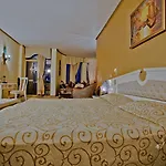 Imperial Palace Hotel 4*