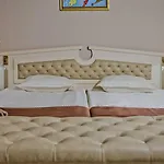 Hotel Imperial Palace