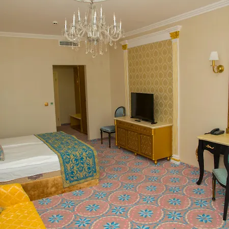 Отель Imperial Palace 4*