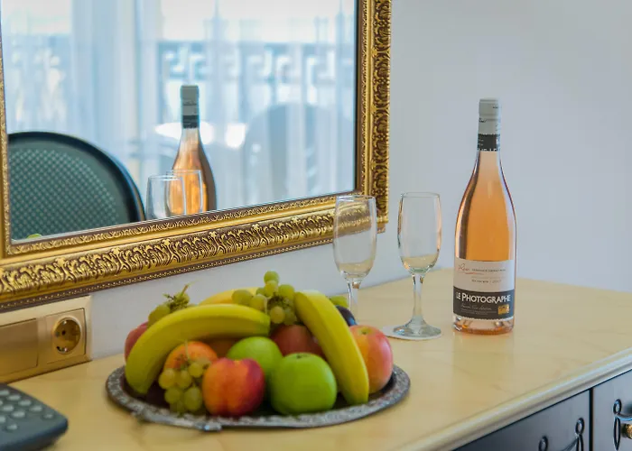 Отель Imperial Palace 4*