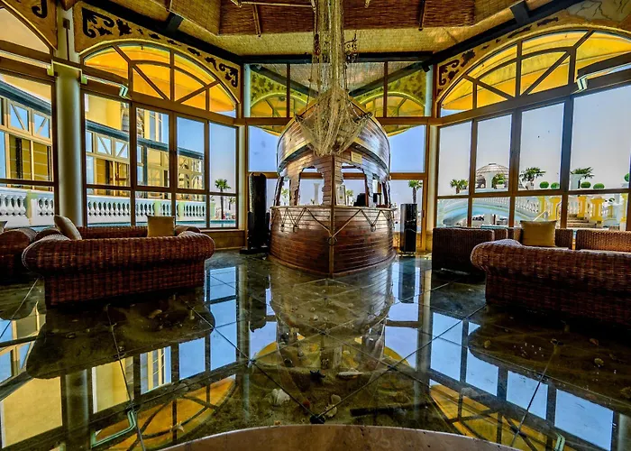 Отель Imperial Palace 4*