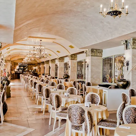 Imperial Palace 酒店 阳光海滩