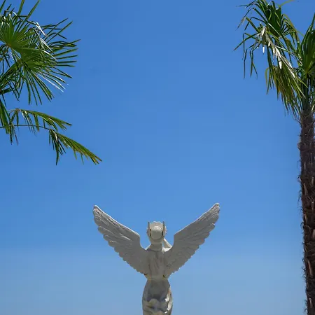 Imperial Palace מלון 5*