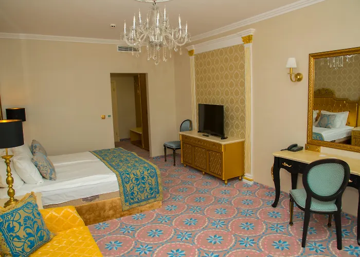 מלון Imperial Palace 4*