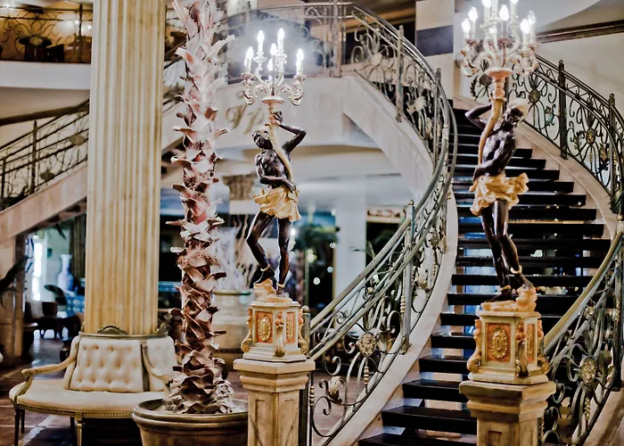 מלון Imperial Palace 4*